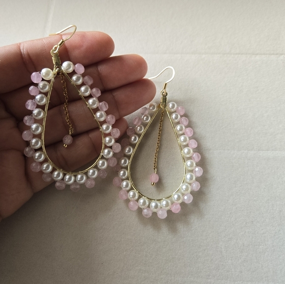 Pink jade and synthetic teardrop earrings. - Picture 4 of 5